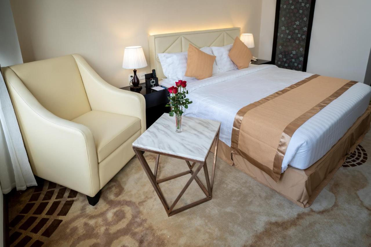 Hotel Sanchaung Янгон Екстериор снимка