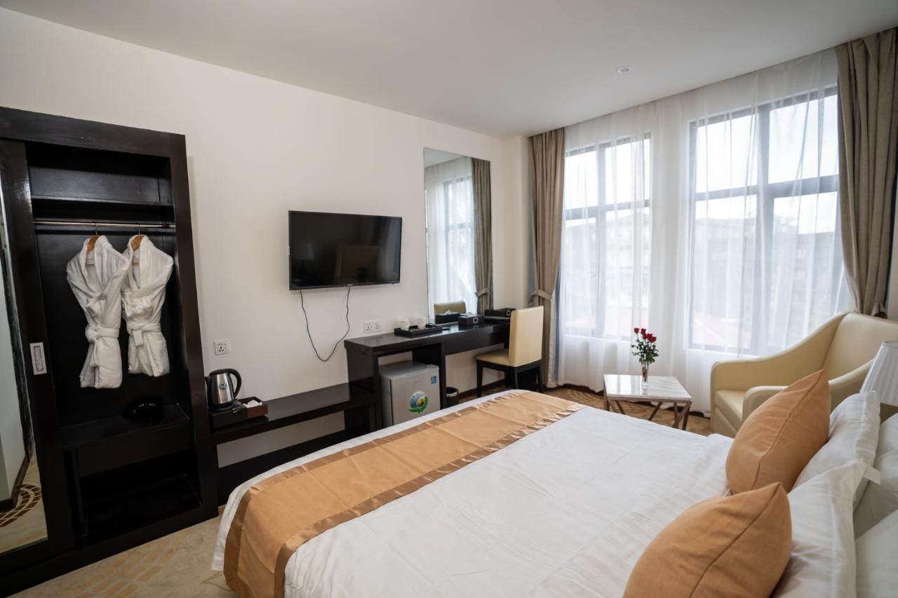 Hotel Sanchaung Янгон Екстериор снимка